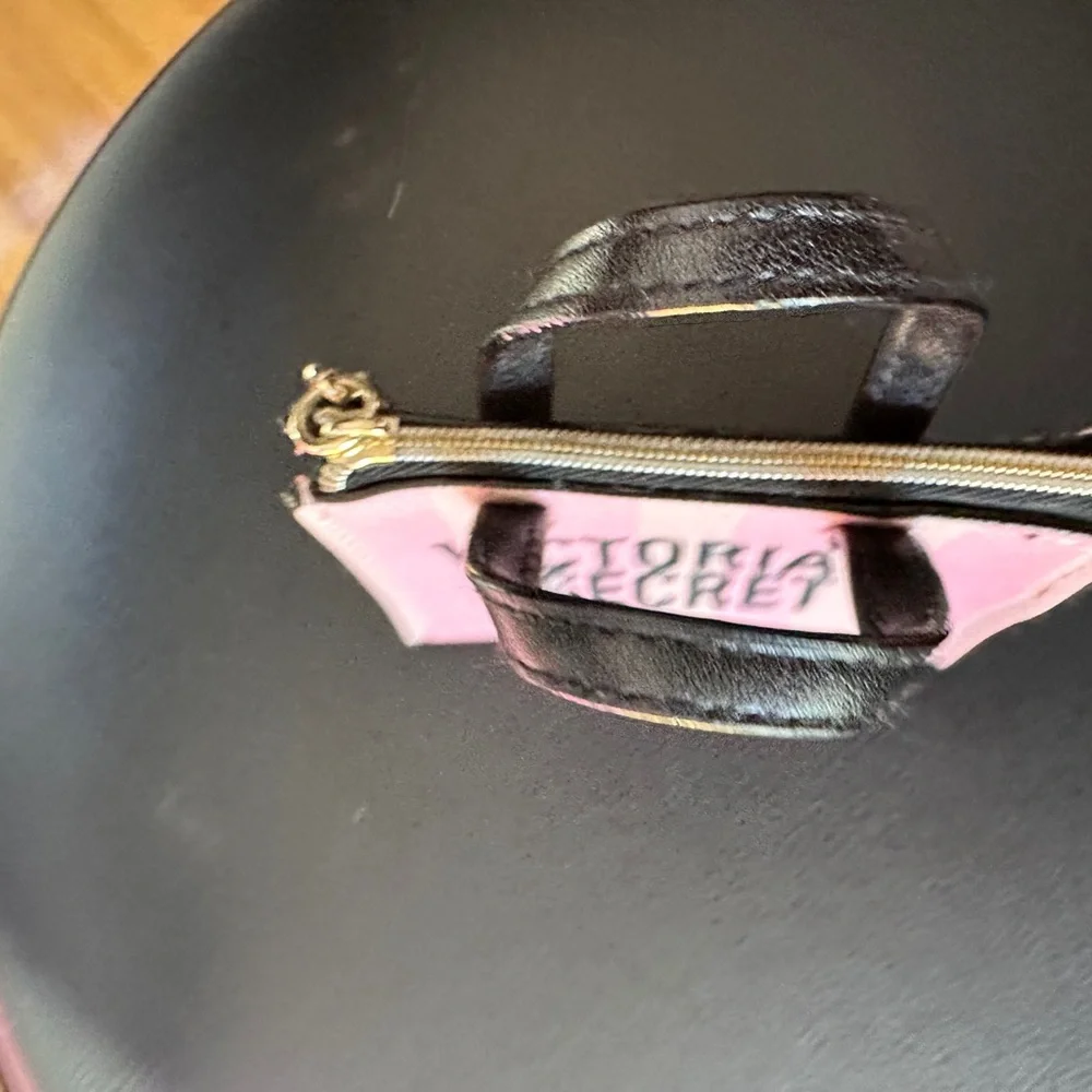 Victoria’s Secret Change Purse Keychain/Charm - Picture 10 of 11